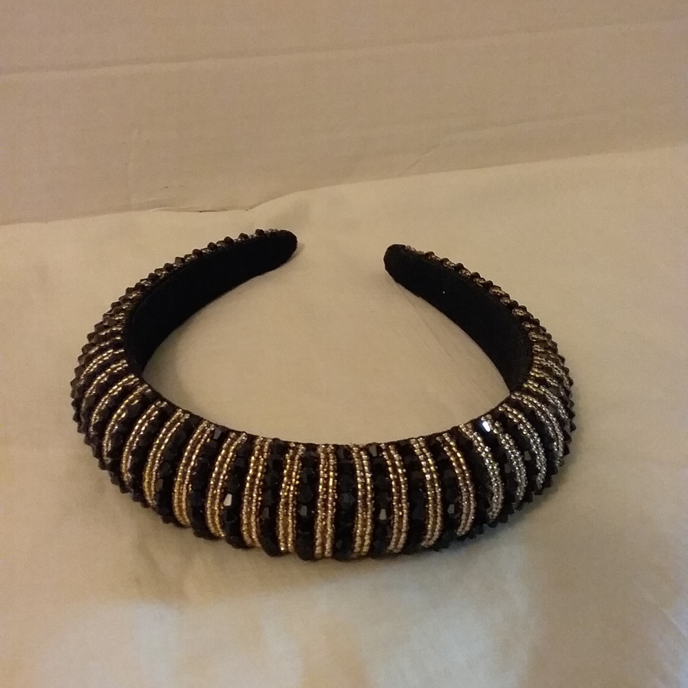 Stunning Black and Gold Headband Nwot
